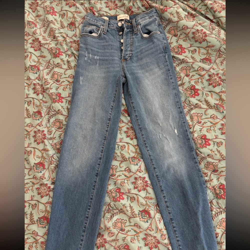 Universal Thread High Rise Blue Jeans 00